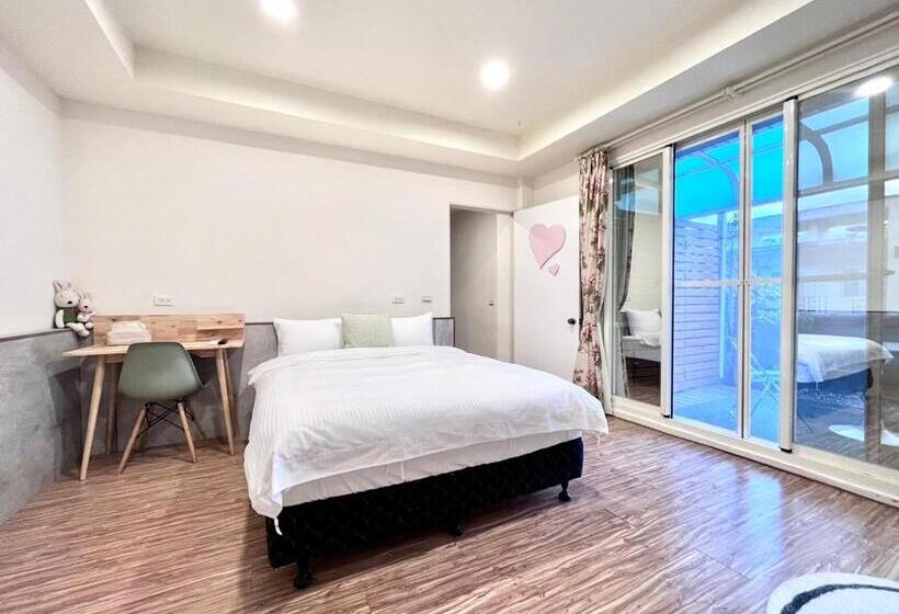 اتاق استاندارد با بالکن, Honey B&b