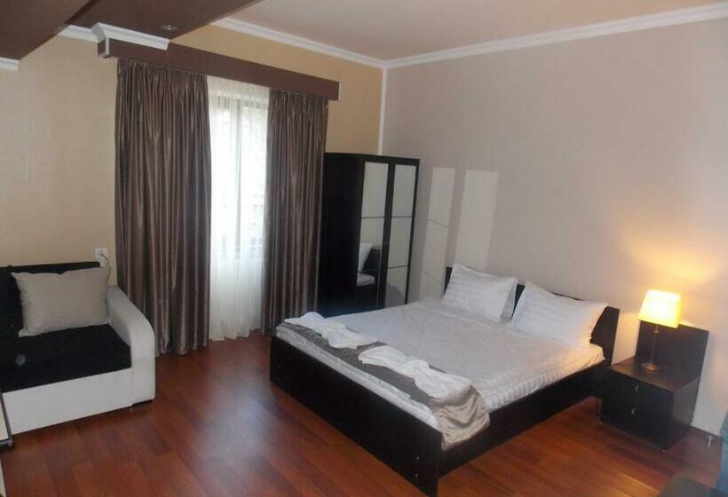 اتاق خانوادگی, Almi