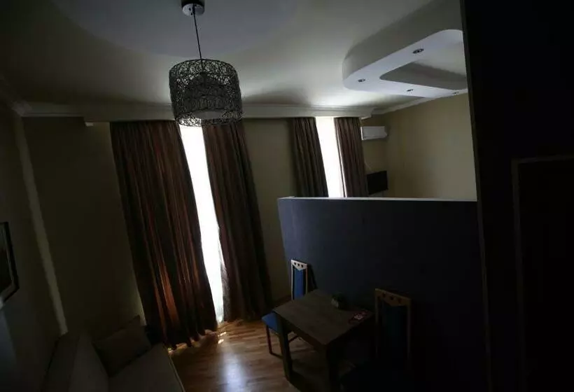 مجموعه ویستا شهر, Almi