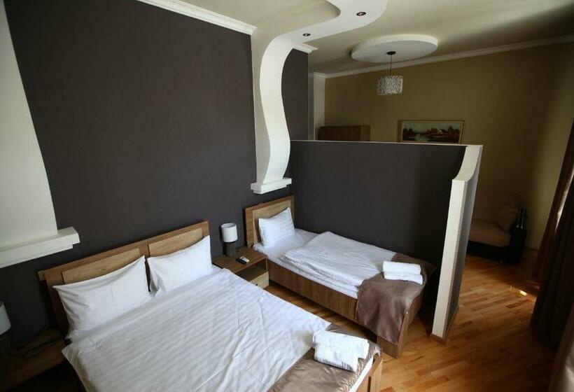 مجموعه ویستا شهر, Almi