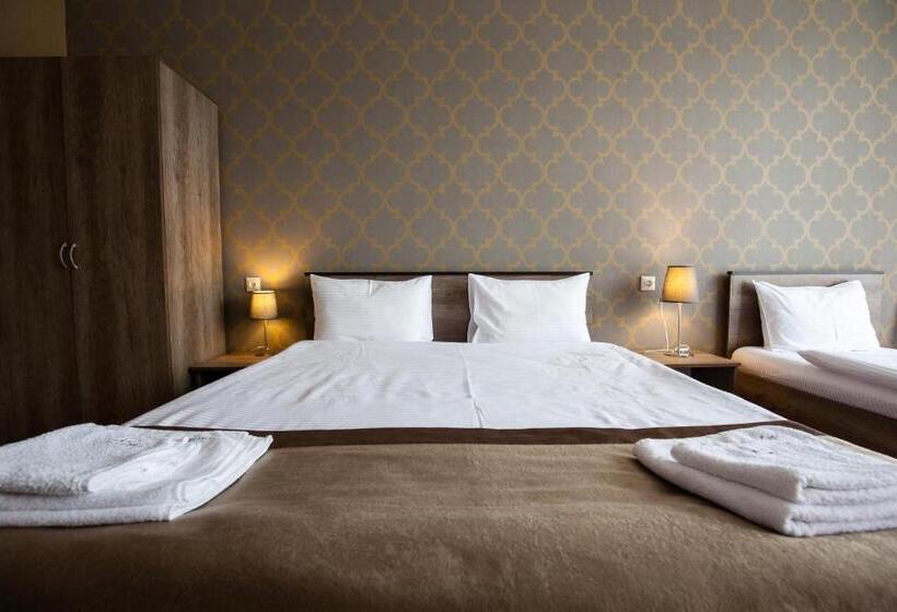 اتاق خانوادگی, Almi