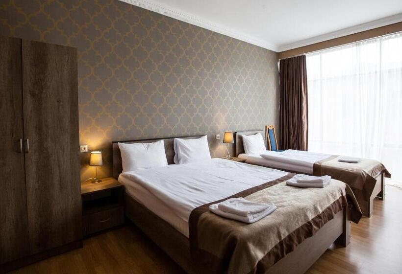 اتاق خانوادگی, Almi