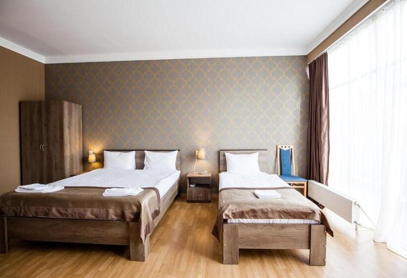 اتاق خانوادگی, Almi