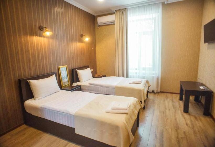 اتاق لوکس, Almi