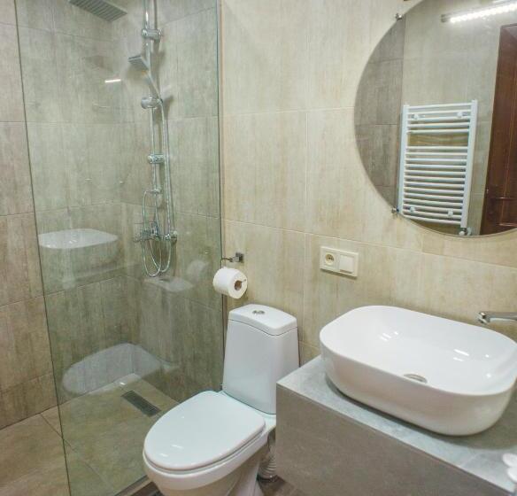 اتاق لوکس, Almi