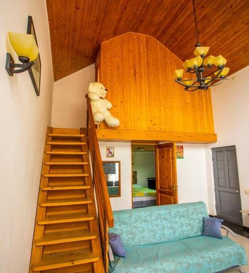 سوییت خانوادگی, Kaprovani Sand