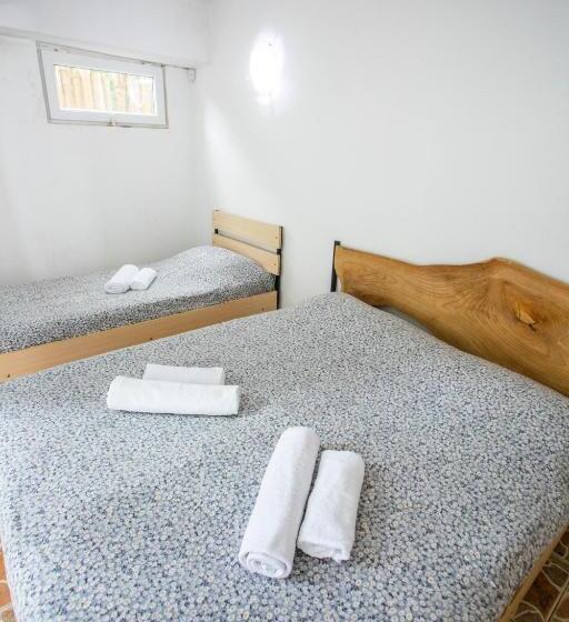 اتاق راحتی سه تخته, Kaprovani Sand