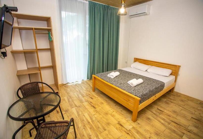 اتاق لوکس با بالکن و چشمانداز دریا, Kaprovani Sand