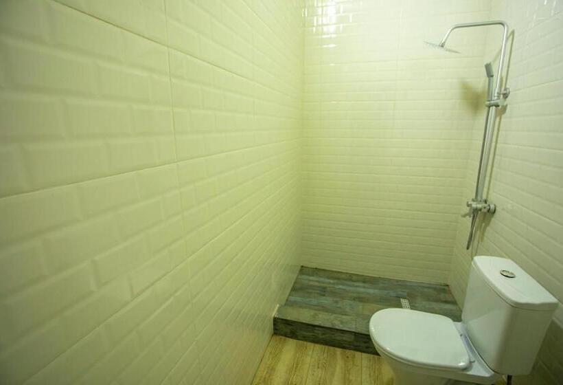 اتاق لوکس با بالکن, Kaprovani Sand