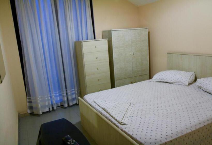 חדר סטודיו סטנדרד, President