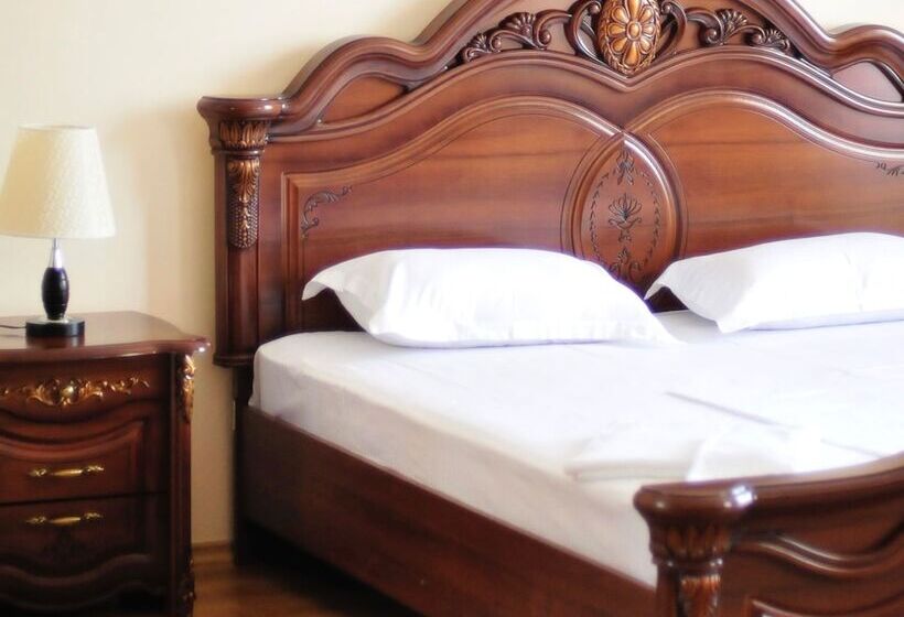 سوئیت با بالکن, Sirdaria