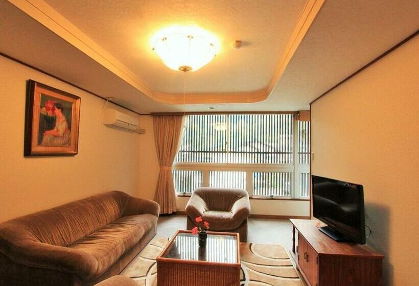 스위트, 三朝温泉 桃園館