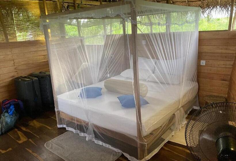 带山景的高级间, Mamba Yala