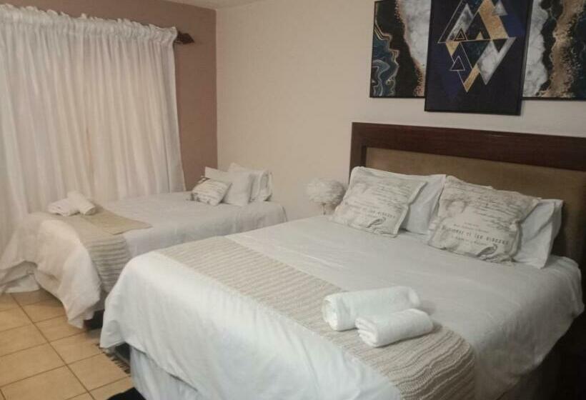 Deluxe Room, Letsema Guest House