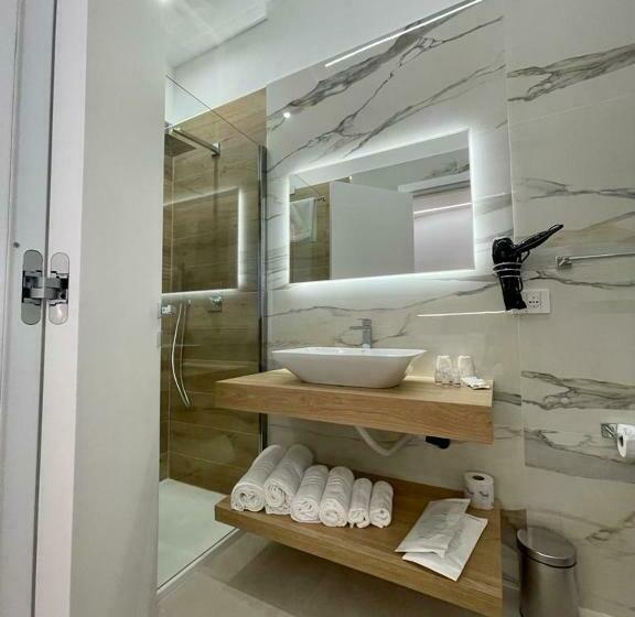 غرفة قياسية, Room Corso 219