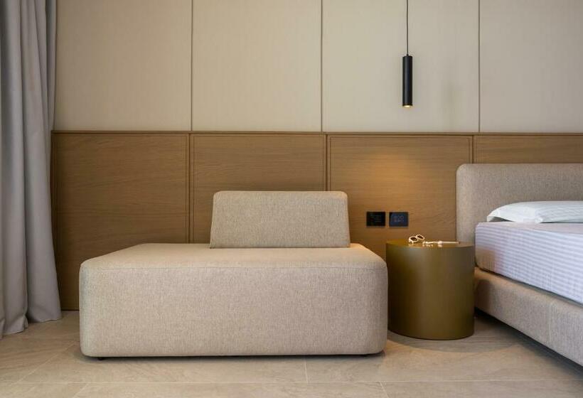 اتاق سه نفره دلوکس با چشم‌انداز دریا, Beyond A Luxury Boutique