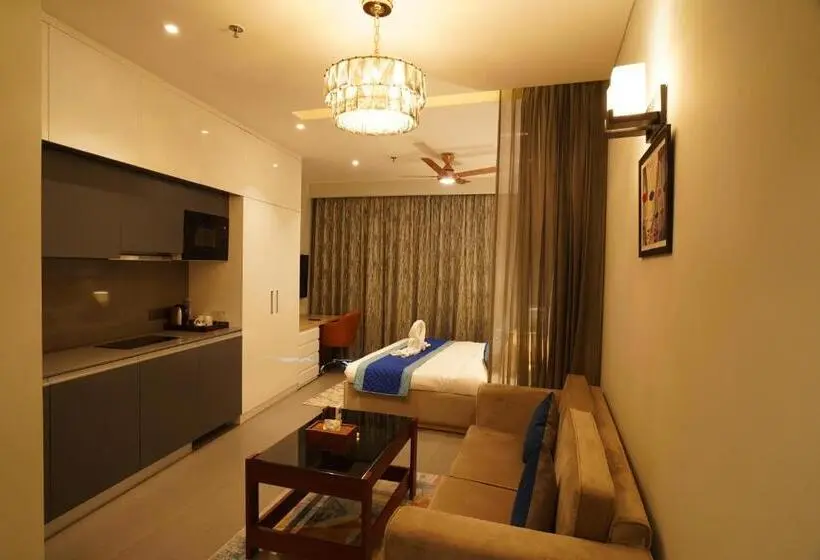 اتاق لوکس با بالکن و چشم‌انداز دریا, Livbox At Supernova