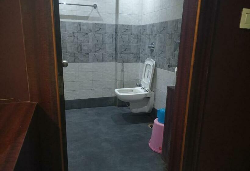 غرفة قياسية, The Brahmaputra