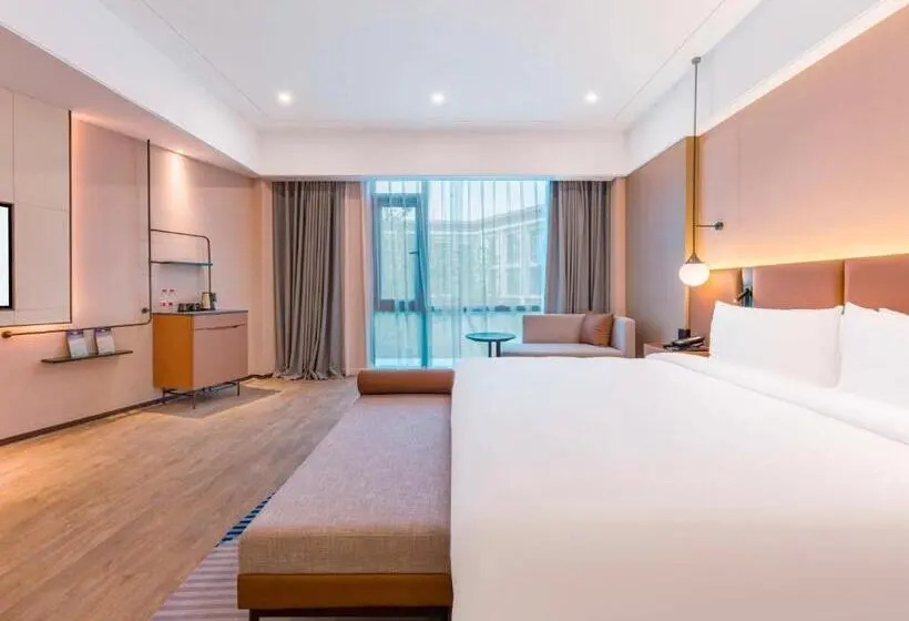 キングサイズベッドのスーペリアルーム, Novotel Nantong Development Zone