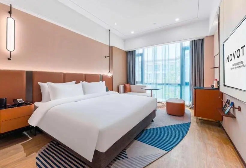 キングサイズベッドのスーペリアルーム, Novotel Nantong Development Zone