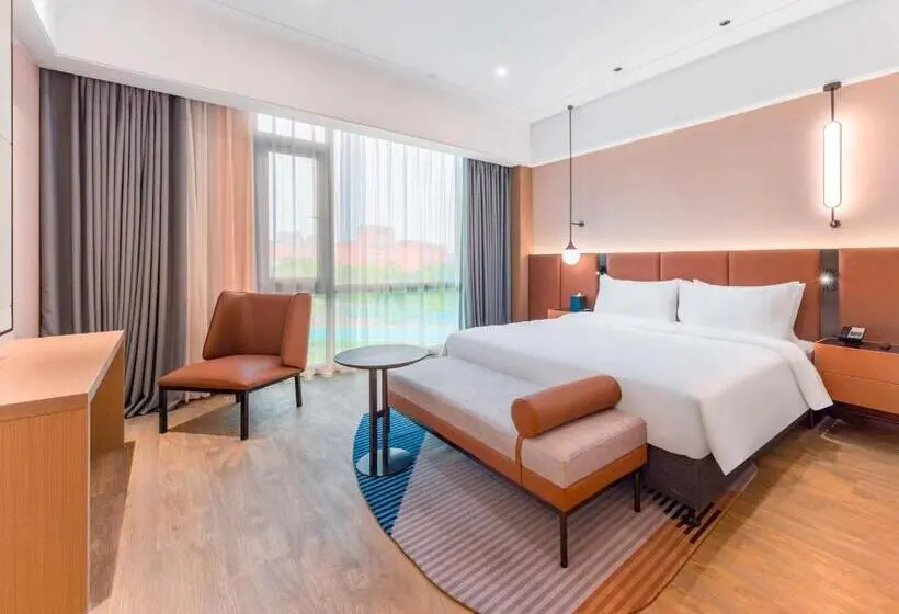 キングサイズベッドのデラックススイート, Novotel Nantong Development Zone