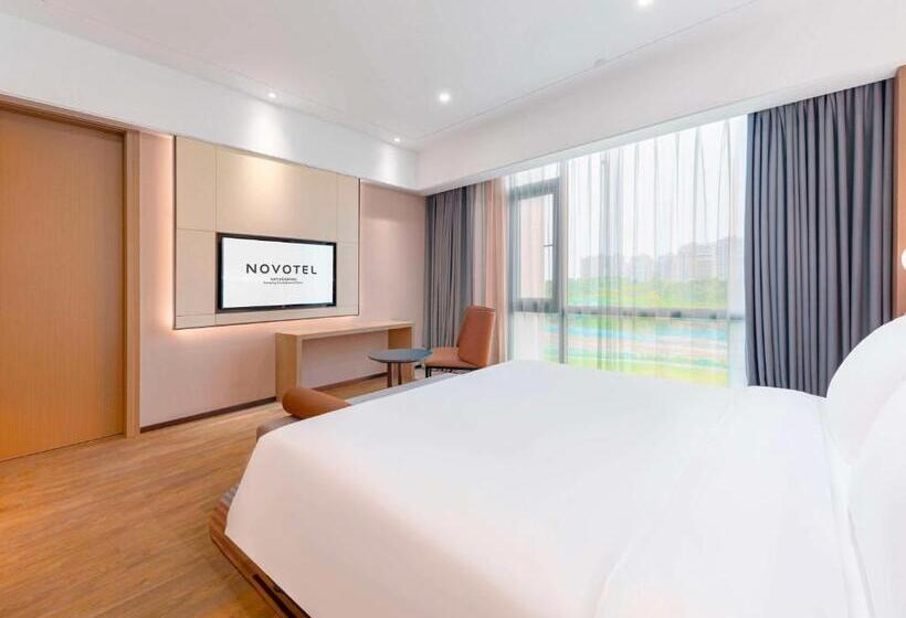 Люкс Deluxe Кровать Кинг, Novotel Nantong Development Zone