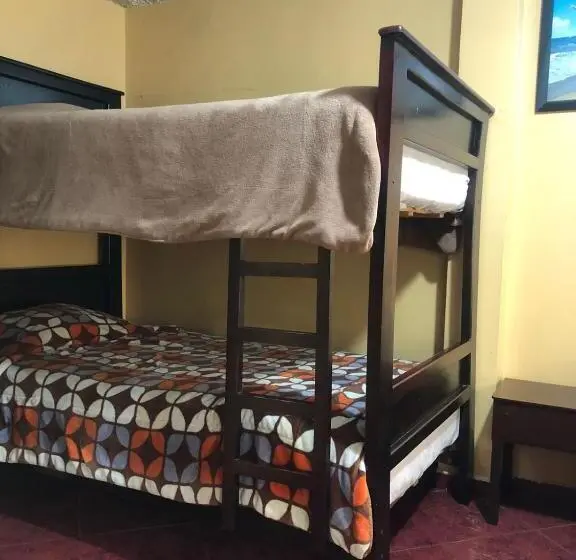 コンフォートトリプルルーム, Hostal Quito Nayla