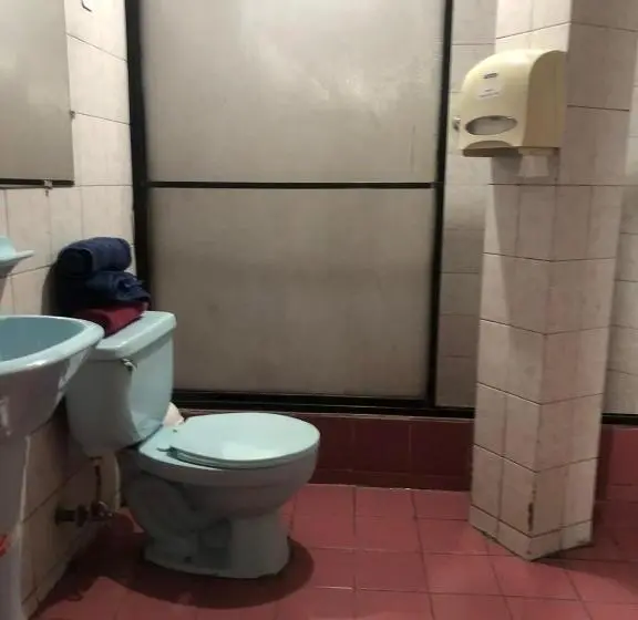 コンフォートトリプルルーム, Hostal Quito Nayla