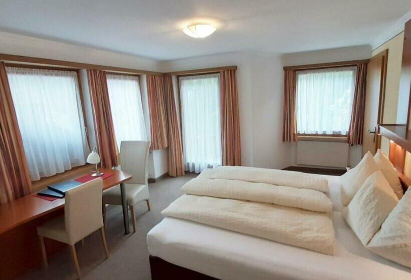 Номер Стандарт с Балконом, Soliva Hotel & Apartments