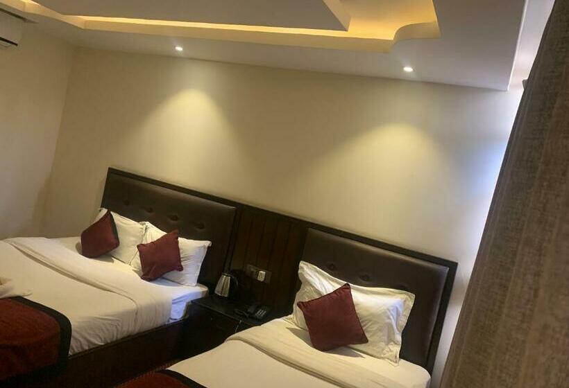 Quarto Deluxe, De Universal