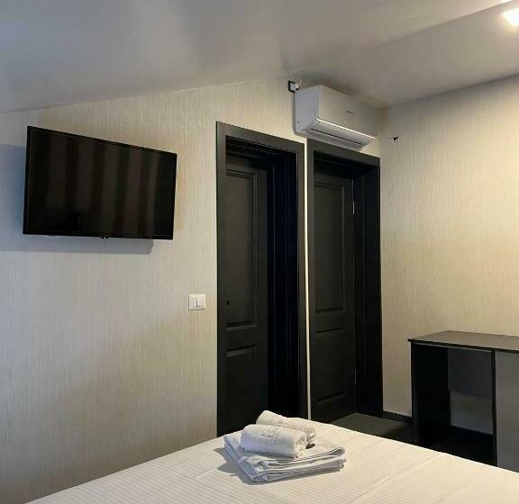 Номер Стандарт Вид на Бассейн, Noblesse Bacău