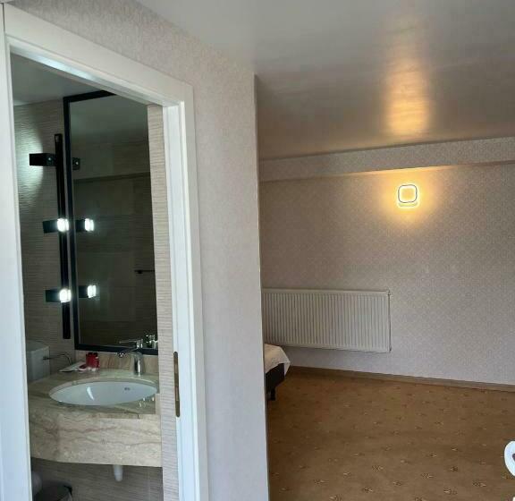 スイート（家族用）, Noblesse Bacău