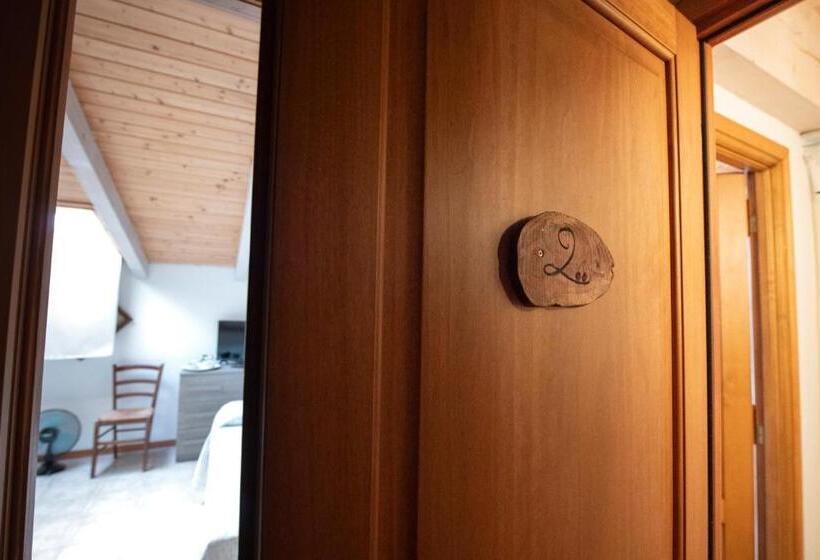 غرفة قياسية ثلاثية, 202   Camera Mansardata Tra Le Cinque Terre E Portofino   Residence Cherry House