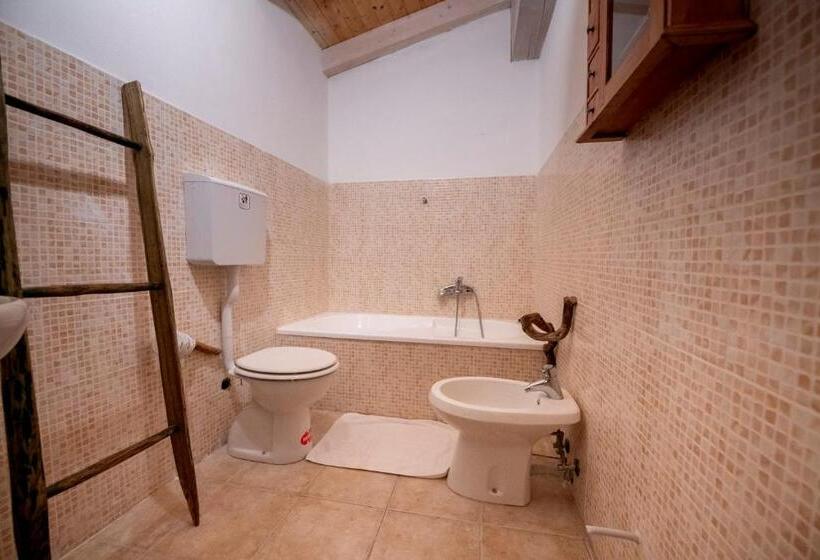 غرفة قياسية ثلاثية, 202   Camera Mansardata Tra Le Cinque Terre E Portofino   Residence Cherry House