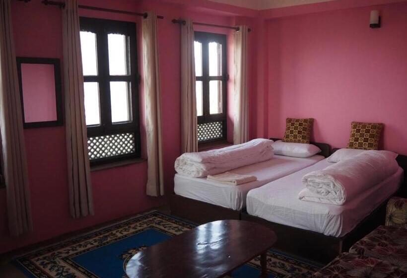 اتاق اکونومی, The Nest Guest House