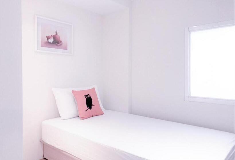 اتاق استاندارد یک نفره, 4plus Hostel