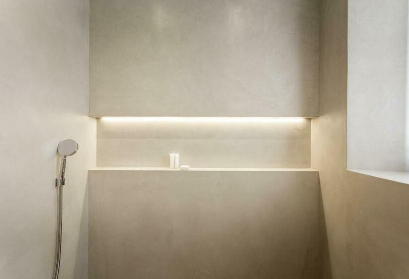 장애인을 위한 스탠다드 룸, Chateau Autignac