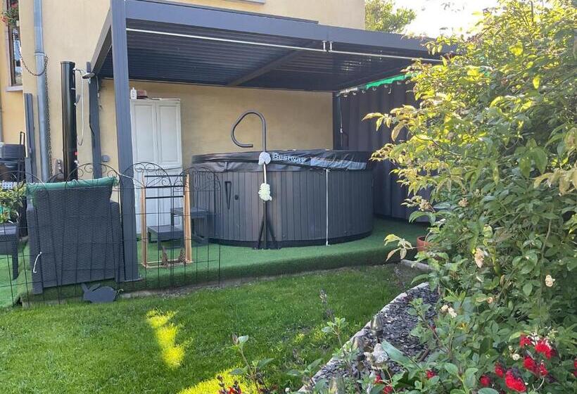 Номер Стандарт Вид на Сад, La Maison D Ivona