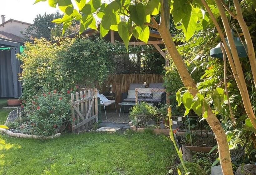 Номер Стандарт Вид на Сад, La Maison D Ivona