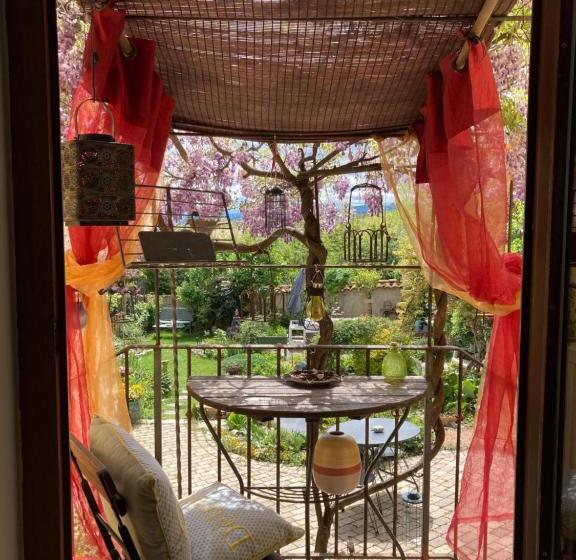 Номер Стандарт Вид на Сад, La Maison D Ivona