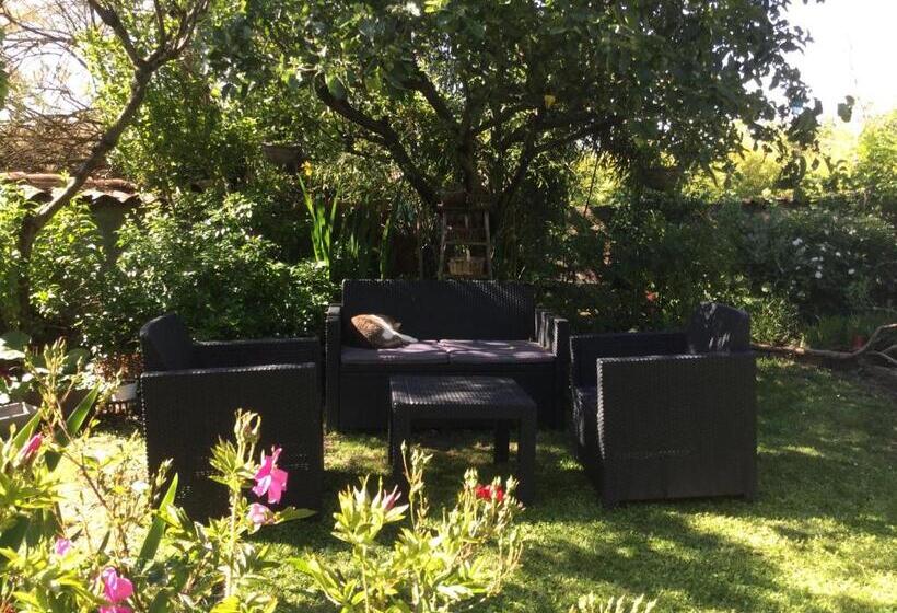 Номер Стандарт Вид на Сад, La Maison D Ivona