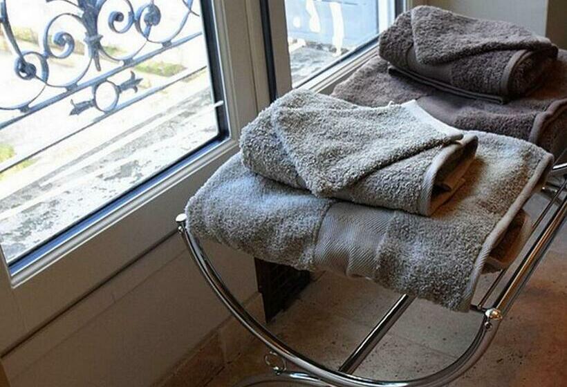 جناح ديلوكس, Particulier La Gobine