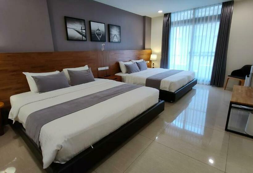 اتاق استاندارد چهارنفره با بالکن, 川岸空中villa