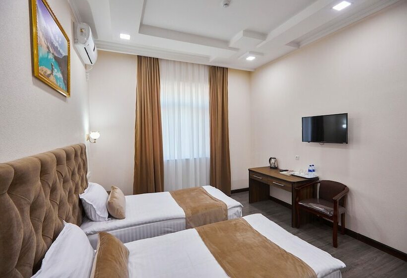 Номер Стандарт, Grand Art