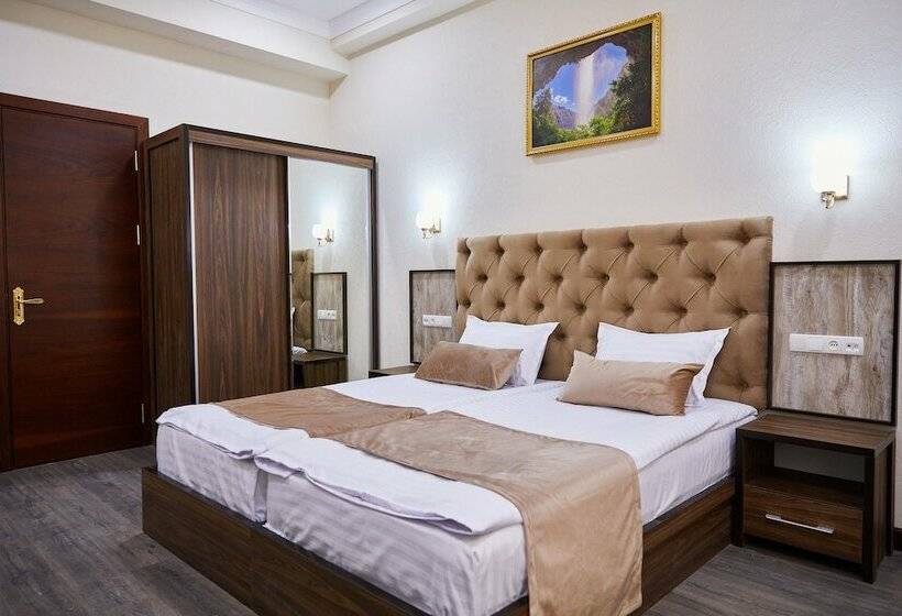 Номер Стандарт, Grand Art