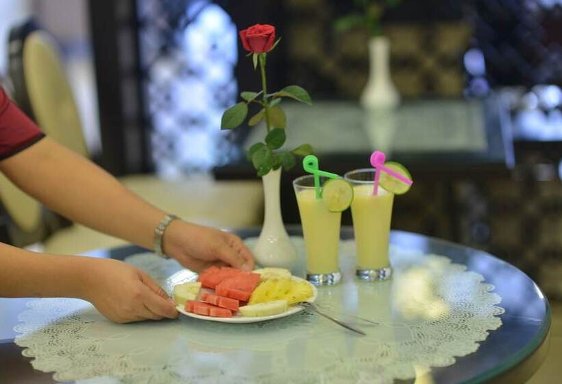 اتاق لوکس با چشم‌انداز باغ, Le Grand Hanoi   The Classic