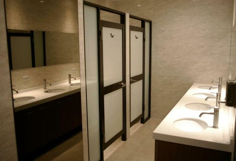 اتاق استاندارد با سرویس بهداشتی مشترک, Lütel Hotel Xpark Gloria Outlets Shin Kong Cinemas