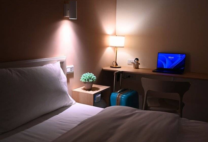 اتاق استاندارد با سرویس بهداشتی مشترک, Lütel Hotel Xpark Gloria Outlets Shin Kong Cinemas