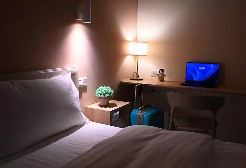 اتاق استاندارد با سرویس بهداشتی مشترک, Lütel Hotel Xpark Gloria Outlets Shin Kong Cinemas