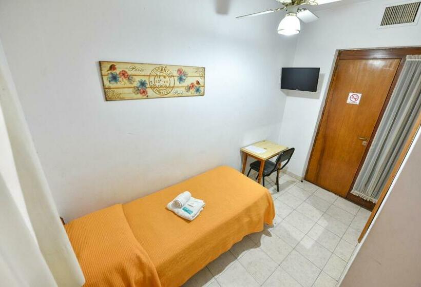 Номер Стандарт Индивидуальный, Simón